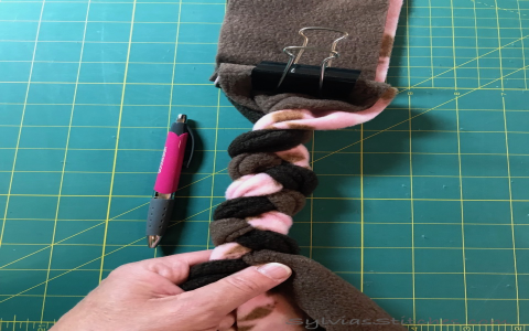 DIY Fleece Dog Toys: Easy No-Sew Tutorials for Pup!